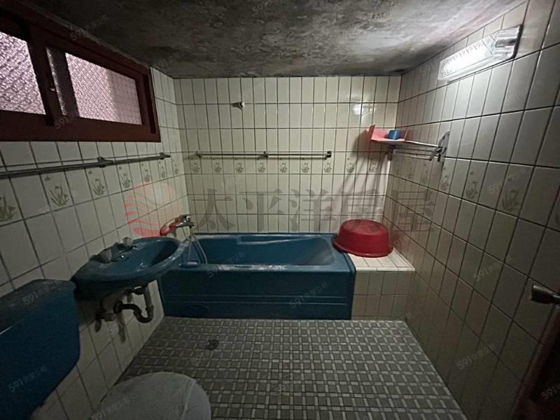 中壢體育園區透天金店面,桃園市中壢區中山東路二段